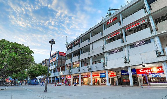 Place to visit in chandigarh, Sector 17 Market chandigarh Best place to night walk and night