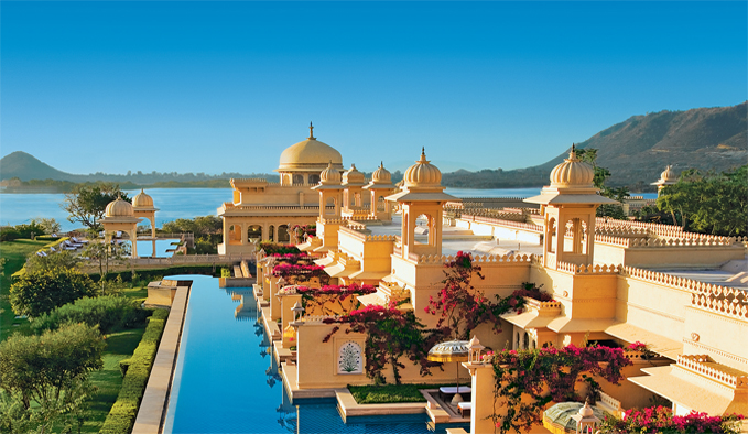 Best Place to visit in India, Udaipur  is famous for lakes and udaipur is city of lake 